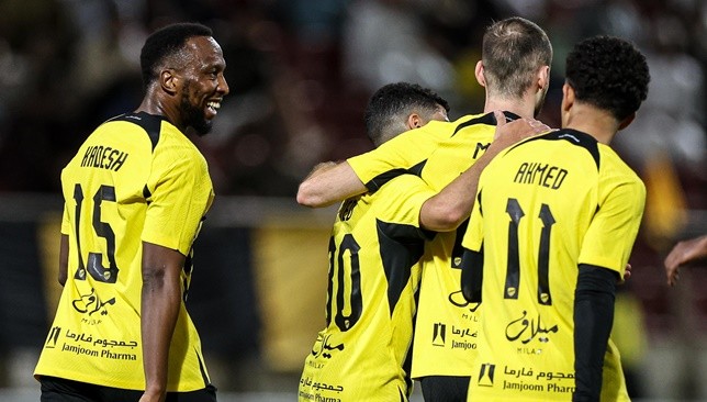 إصابة فقيهي خلال مباراة الاتحاد والنصر العماني