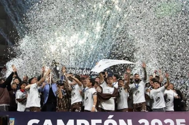 بلاتينسي يتوج بلقب الدوري الأرجنتيني لأول مرة في تاريخه