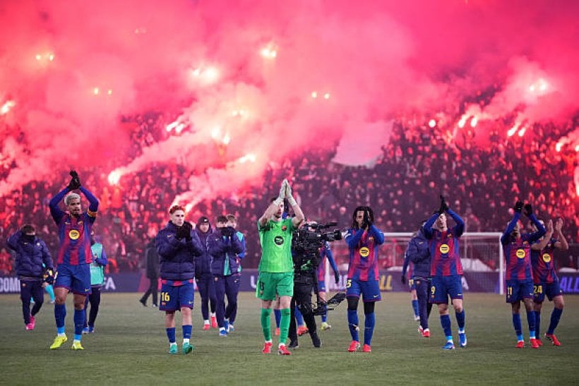 الاتحاد الأوروبي لكرة القدم يفرض غرامة مالية على برشلونة